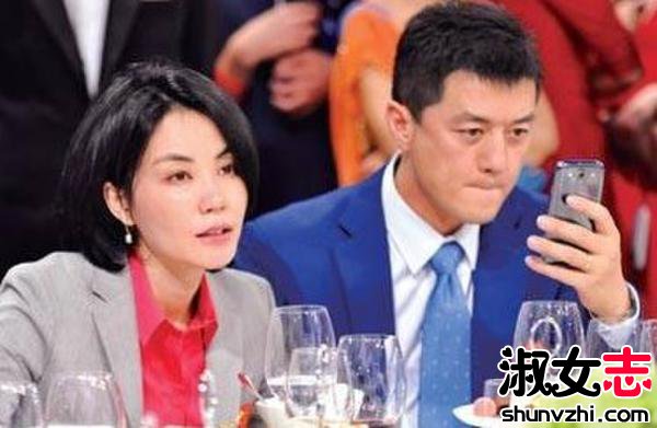 王菲发短信斥责李亚鹏