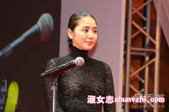 日女星长泽雅美透视装走光 胸部清晰可见 女星走光