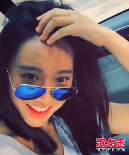 闫妮女儿叫什么？闫妮18岁女儿照片年龄个人资料 闫妮女儿私照